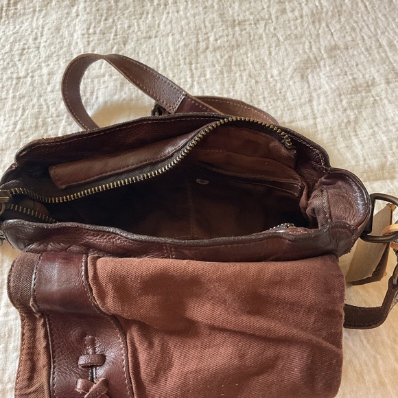 Buffy BedStü brown leather crossbody/fanny pack. - Picture 3 of 4